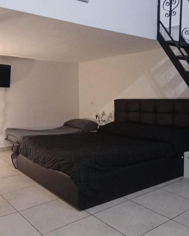 Casa Del Caravaggio Apartment เนเปิลส์ ภายนอก รูปภาพ